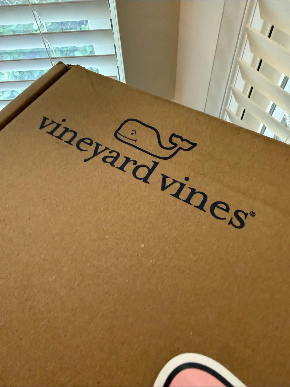 Vineyard Vines shipping box + large whale logo sticker in pink